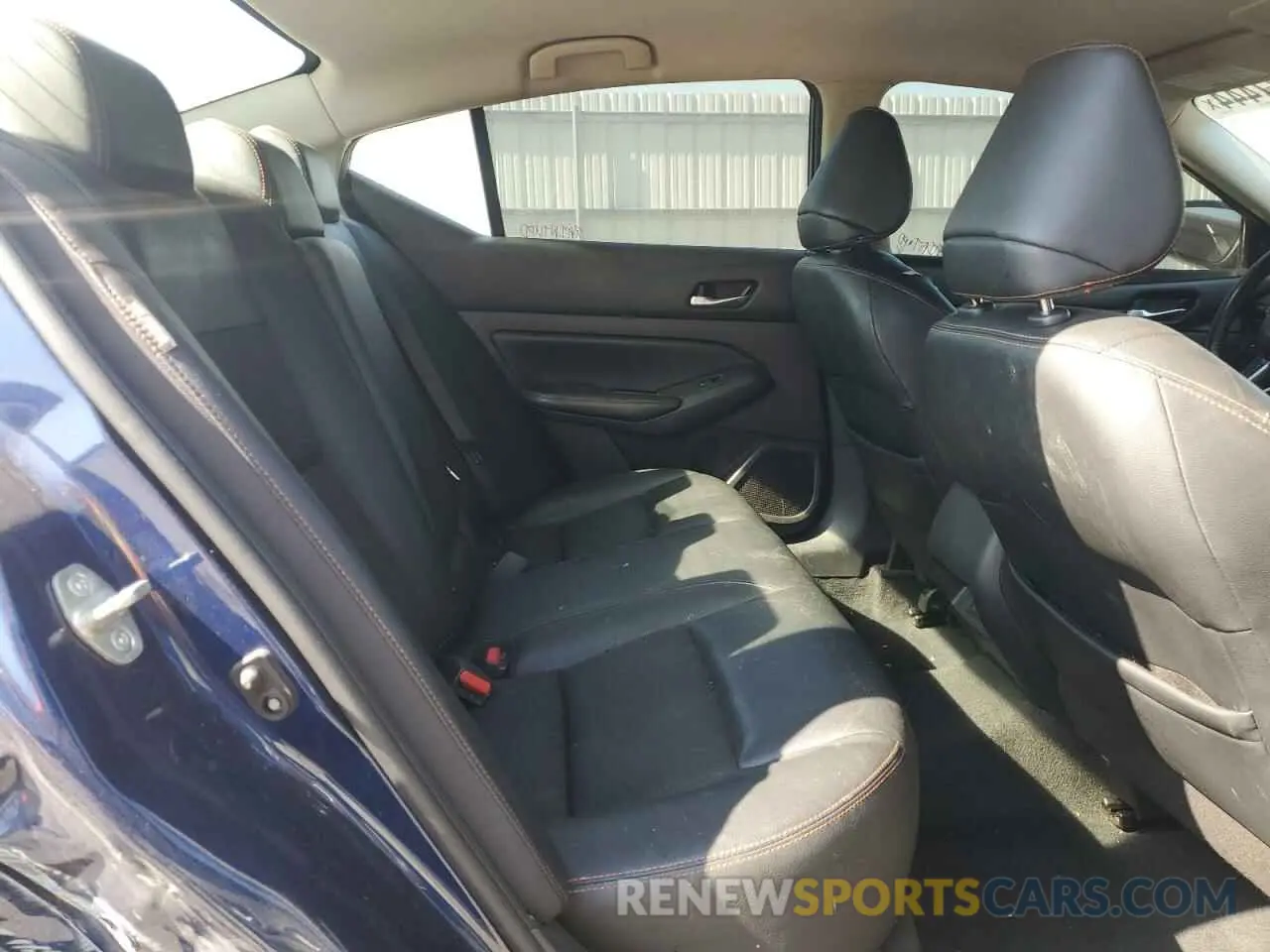 10 Photograph of a damaged car 1N4BL4CV6LC175070 NISSAN ALTIMA 2020