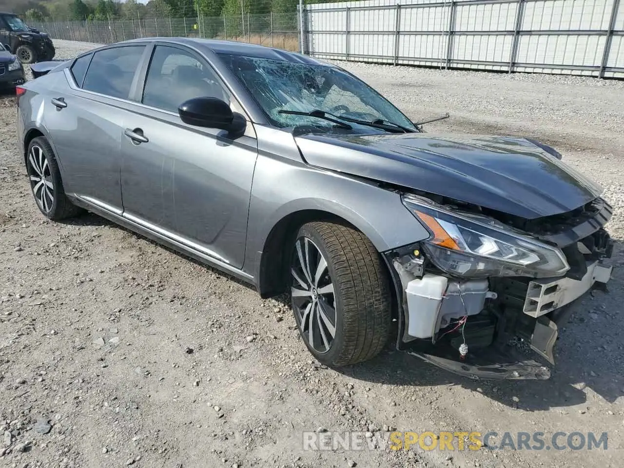 4 Photograph of a damaged car 1N4BL4CV6LC176445 NISSAN ALTIMA 2020