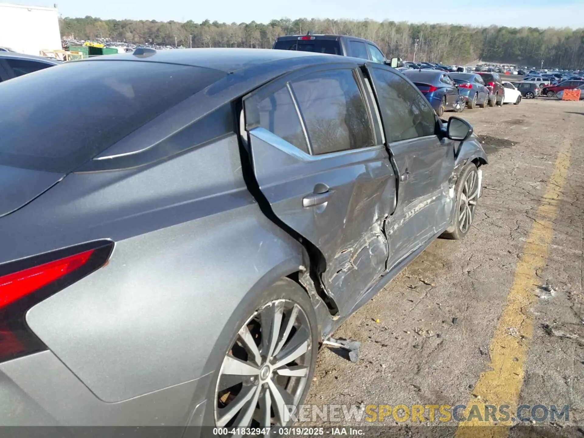 6 Photograph of a damaged car 1N4BL4CV7LC120885 NISSAN ALTIMA 2020