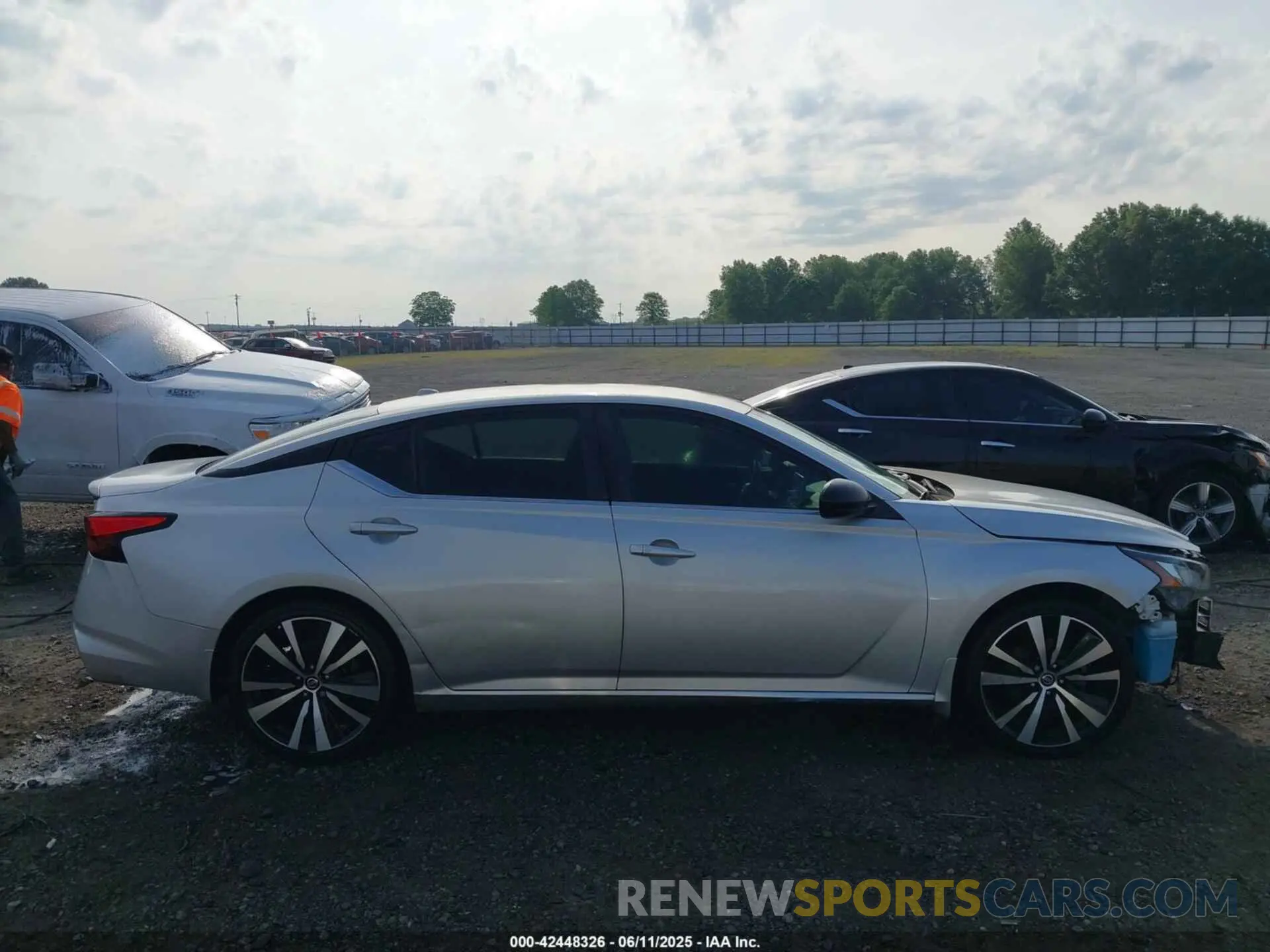 14 Photograph of a damaged car 1N4BL4CV7LC126797 NISSAN ALTIMA 2020