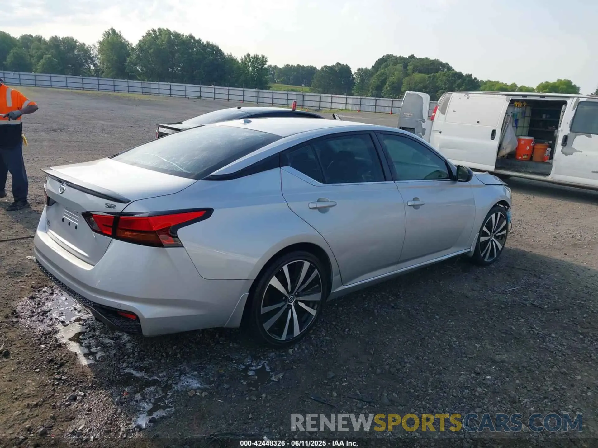 4 Photograph of a damaged car 1N4BL4CV7LC126797 NISSAN ALTIMA 2020