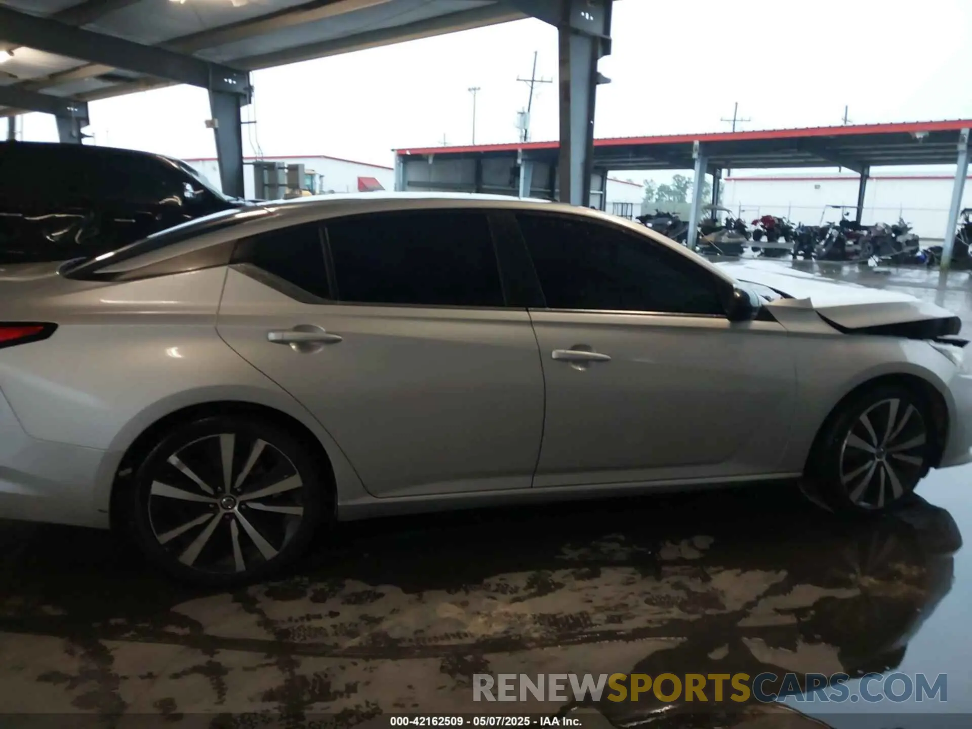 13 Photograph of a damaged car 1N4BL4CV7LC132017 NISSAN ALTIMA 2020