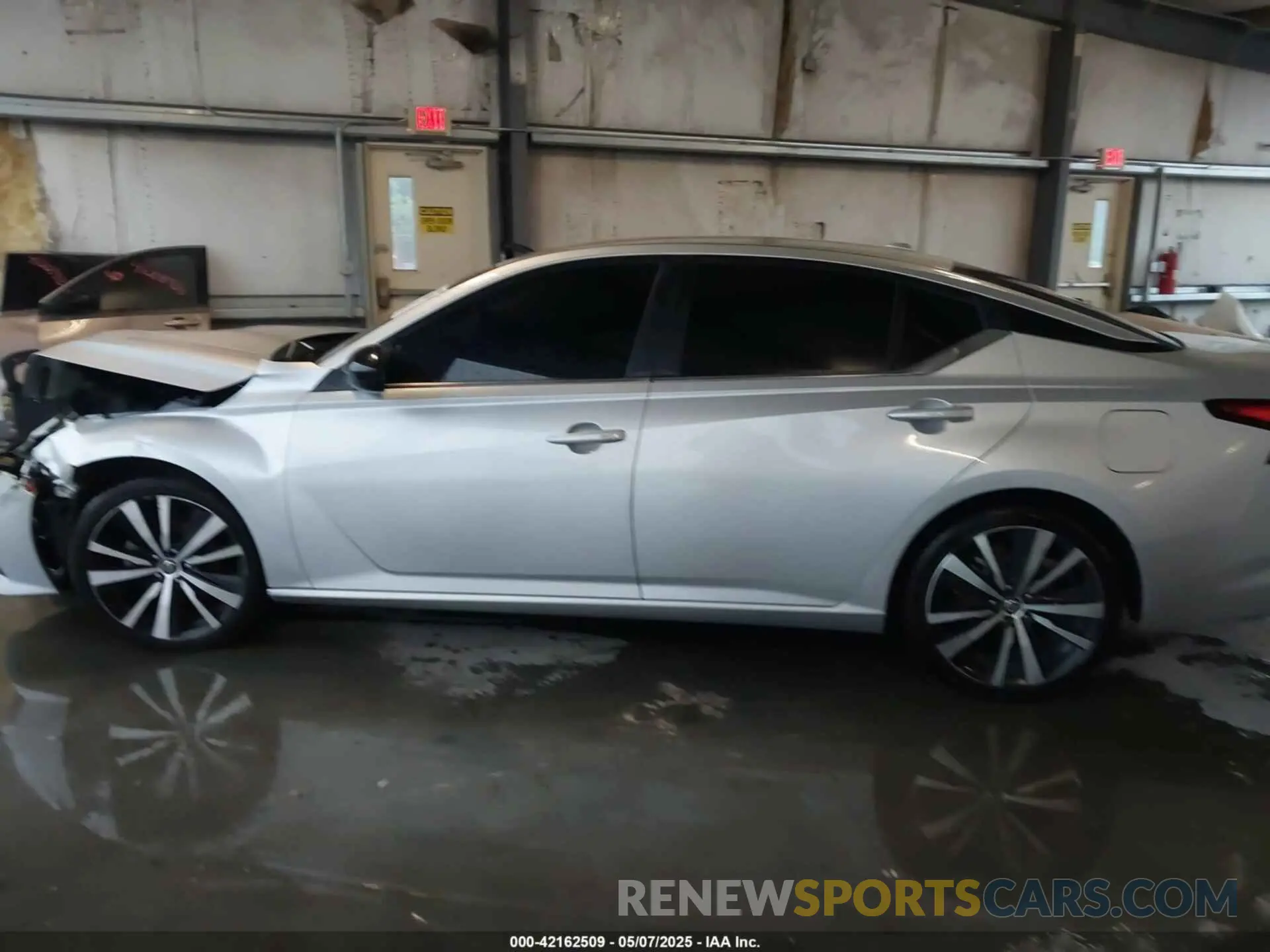 14 Photograph of a damaged car 1N4BL4CV7LC132017 NISSAN ALTIMA 2020