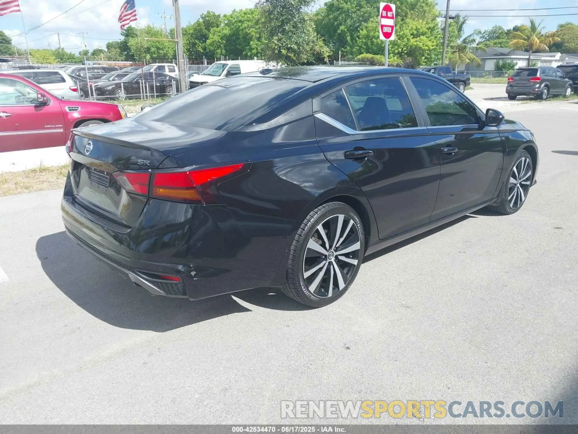 4 Photograph of a damaged car 1N4BL4CV7LC178284 NISSAN ALTIMA 2020