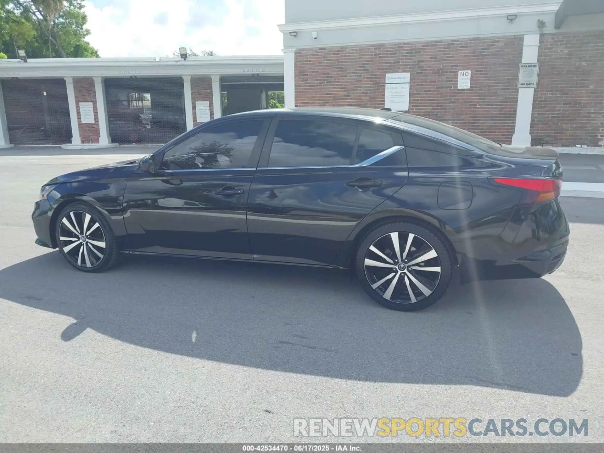 6 Photograph of a damaged car 1N4BL4CV7LC178284 NISSAN ALTIMA 2020