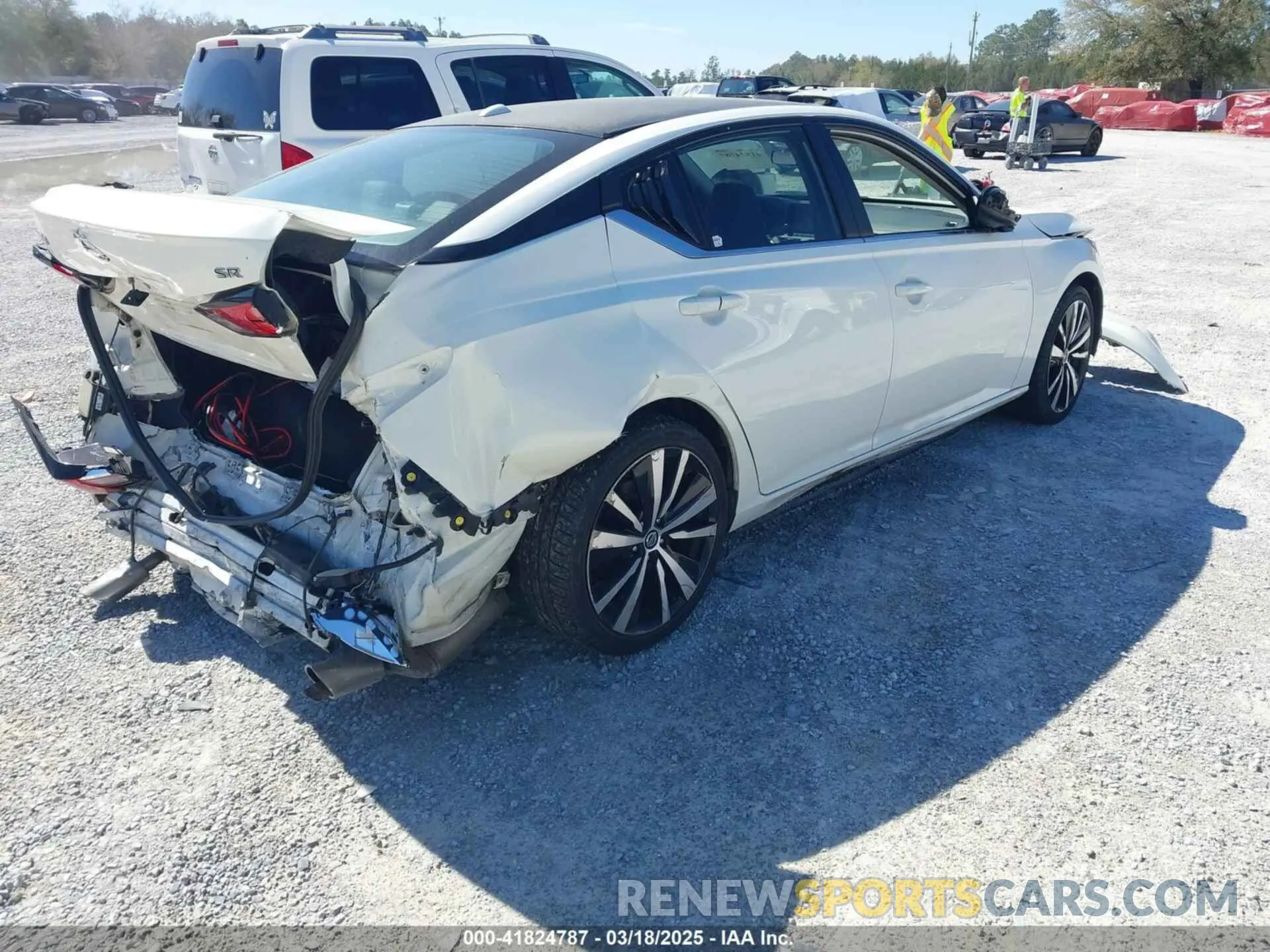 4 Photograph of a damaged car 1N4BL4CV7LC271886 NISSAN ALTIMA 2020