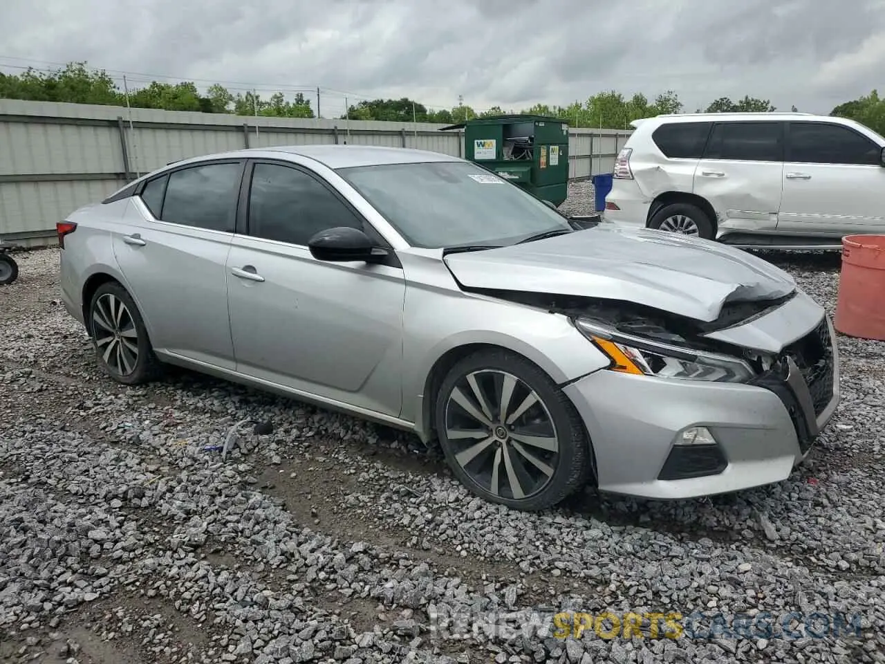 4 Photograph of a damaged car 1N4BL4CV7LN312814 NISSAN ALTIMA 2020