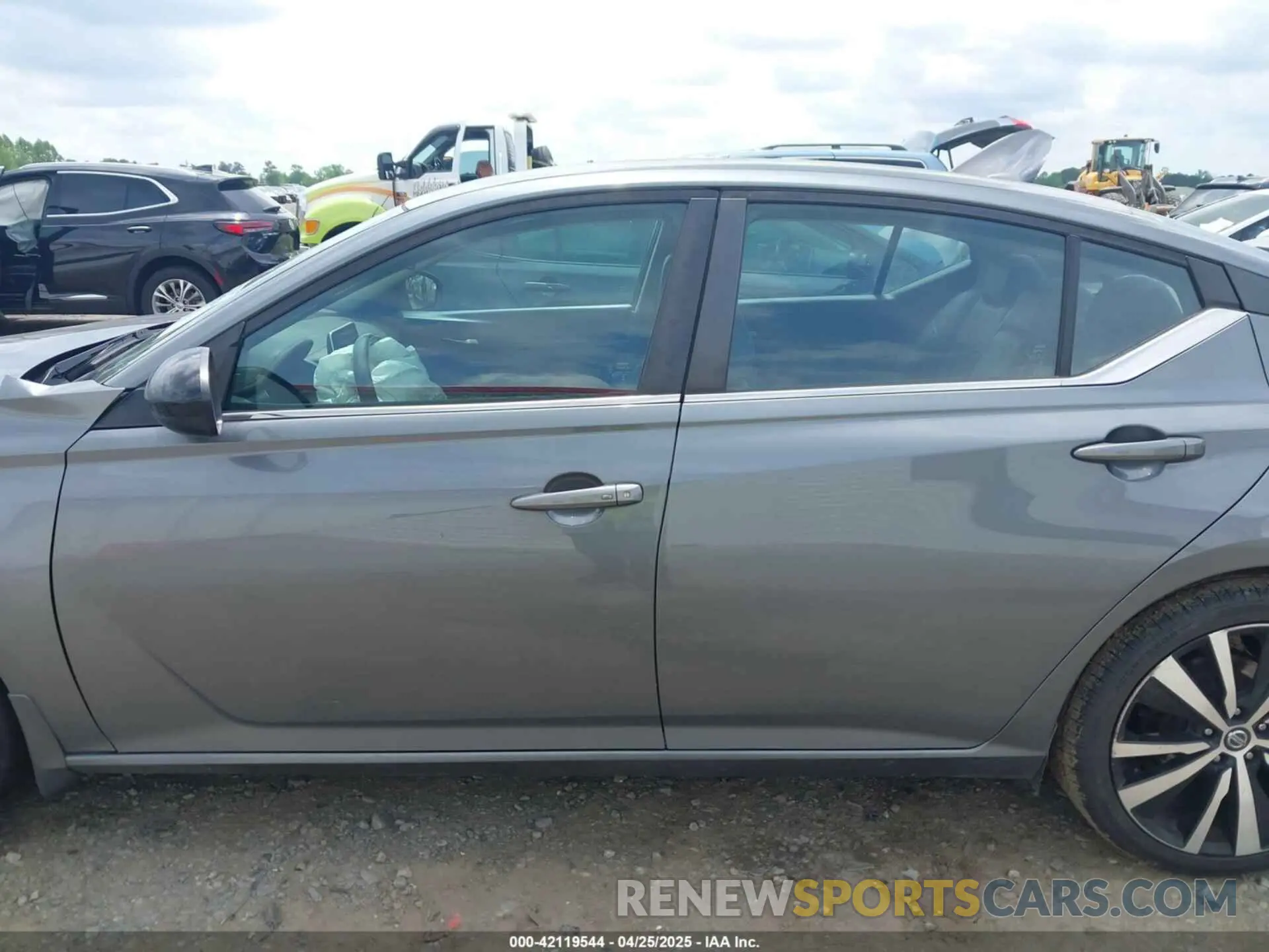 14 Photograph of a damaged car 1N4BL4CV8LC134262 NISSAN ALTIMA 2020