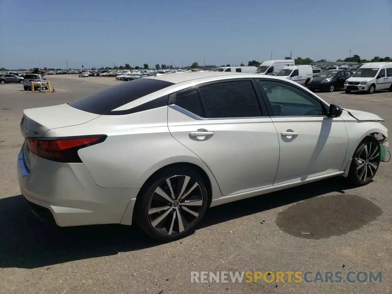 3 Photograph of a damaged car 1N4BL4CV8LC135833 NISSAN ALTIMA 2020