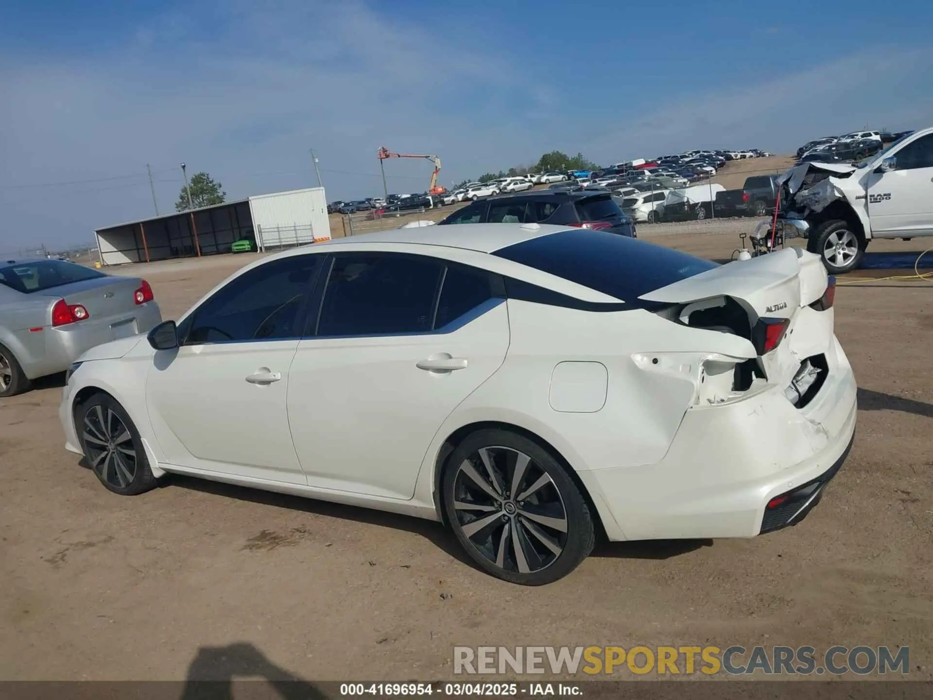 15 Photograph of a damaged car 1N4BL4CV8LC227282 NISSAN ALTIMA 2020