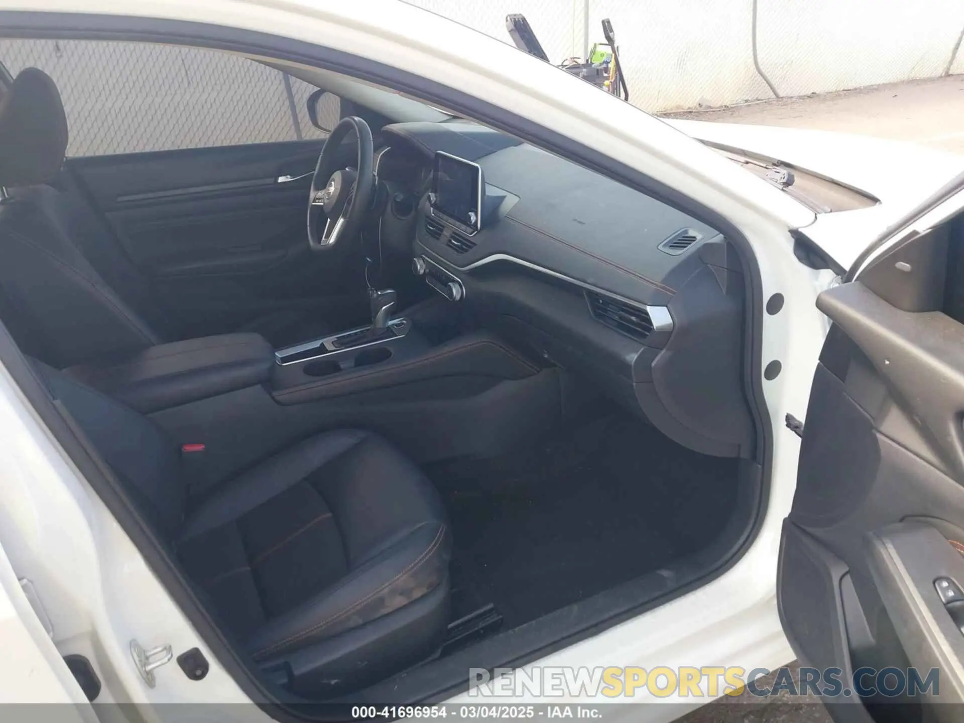 5 Photograph of a damaged car 1N4BL4CV8LC227282 NISSAN ALTIMA 2020