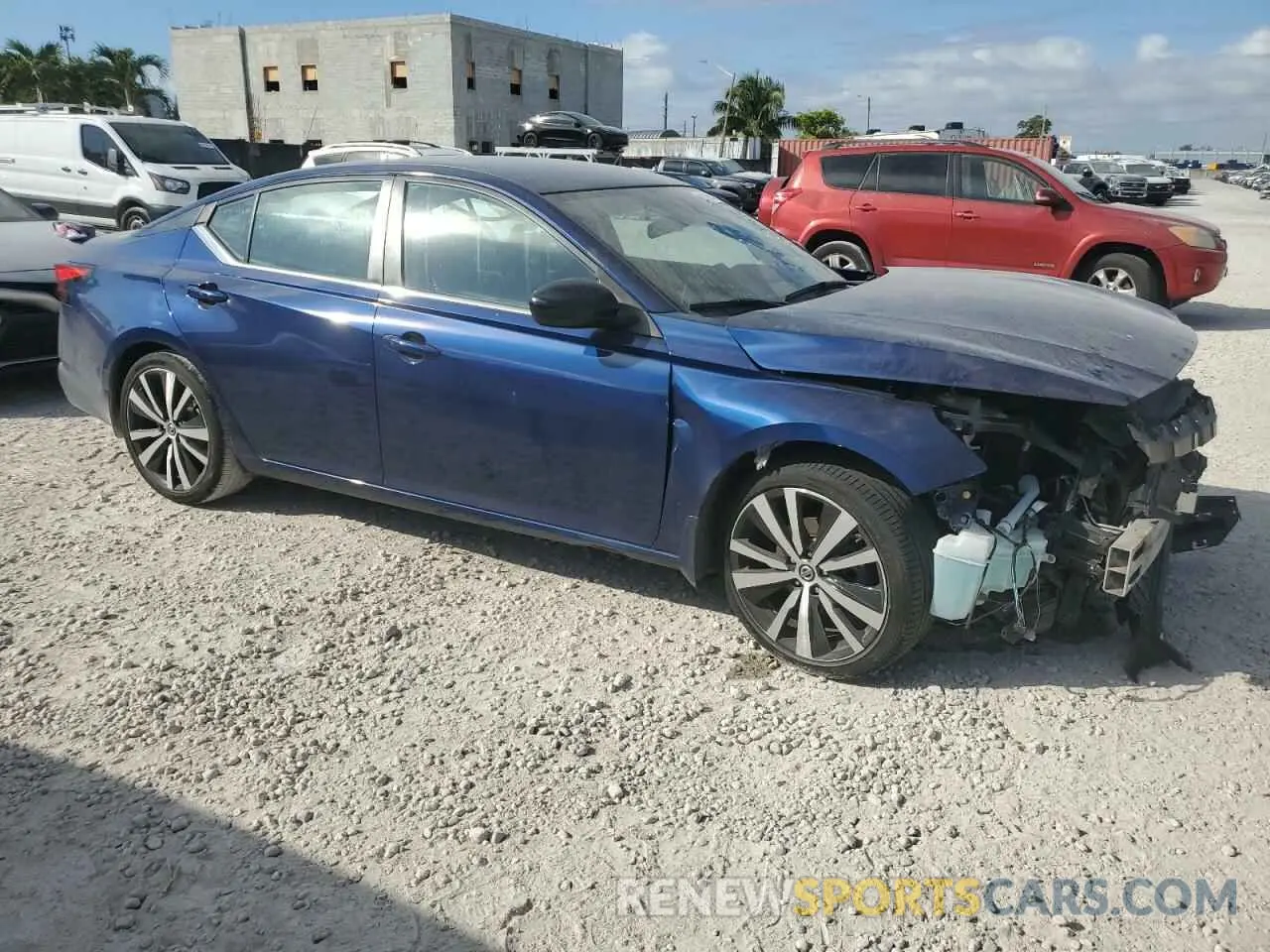 4 Photograph of a damaged car 1N4BL4CV8LC232451 NISSAN ALTIMA 2020
