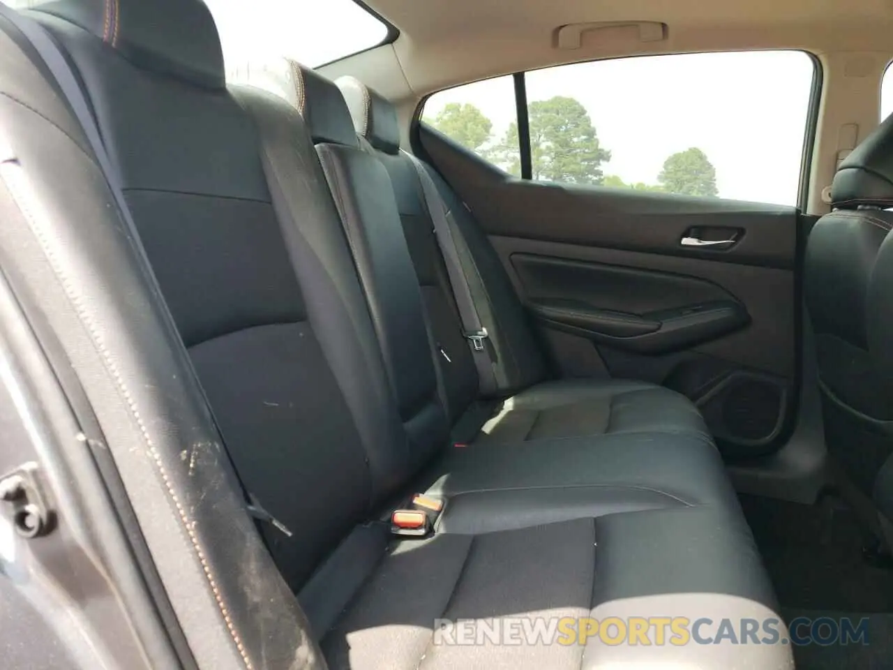 10 Photograph of a damaged car 1N4BL4CV8LC269385 NISSAN ALTIMA 2020
