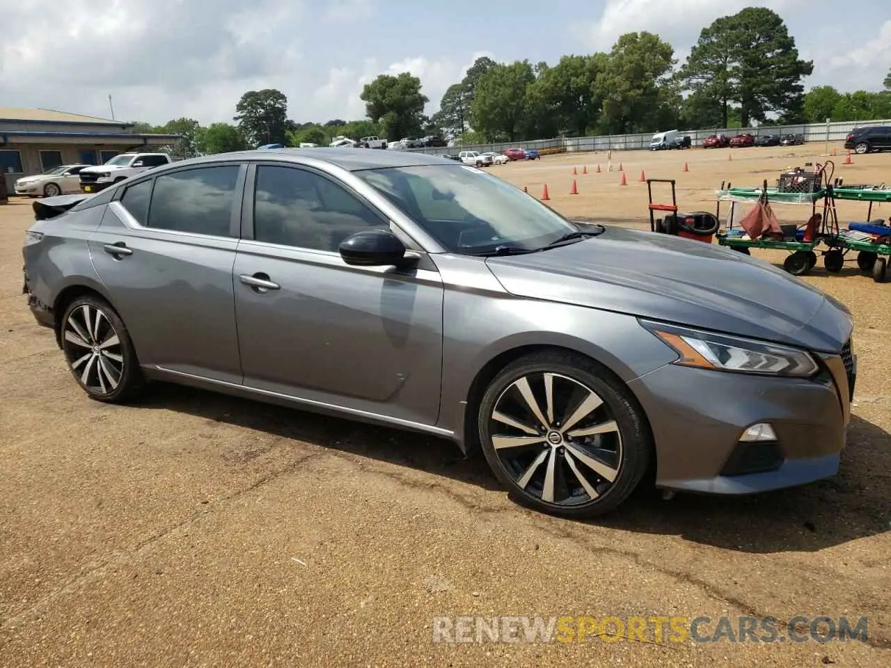4 Photograph of a damaged car 1N4BL4CV8LC269385 NISSAN ALTIMA 2020
