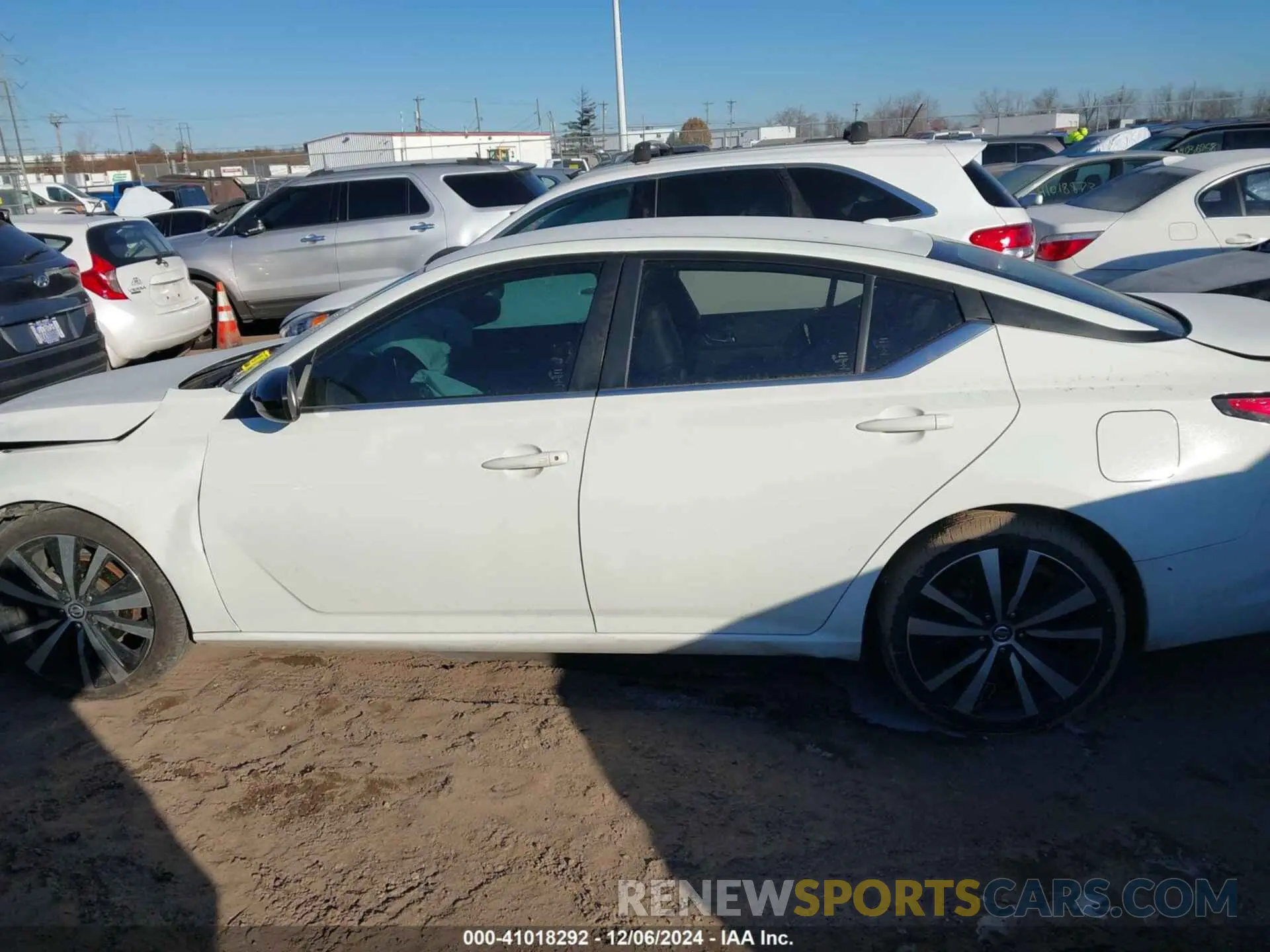 14 Photograph of a damaged car 1N4BL4CV8LC270178 NISSAN ALTIMA 2020