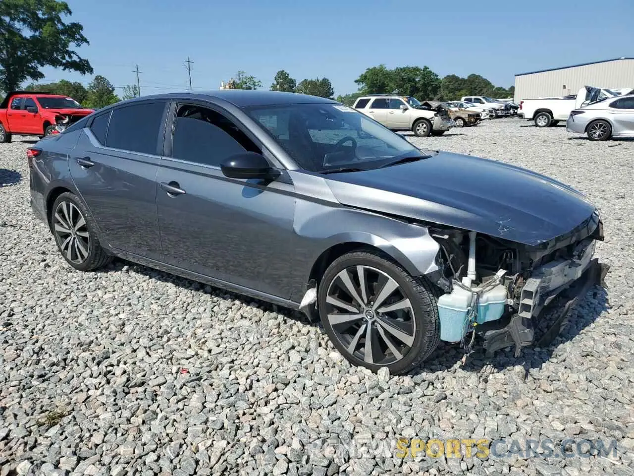 4 Photograph of a damaged car 1N4BL4CV8LN316340 NISSAN ALTIMA 2020