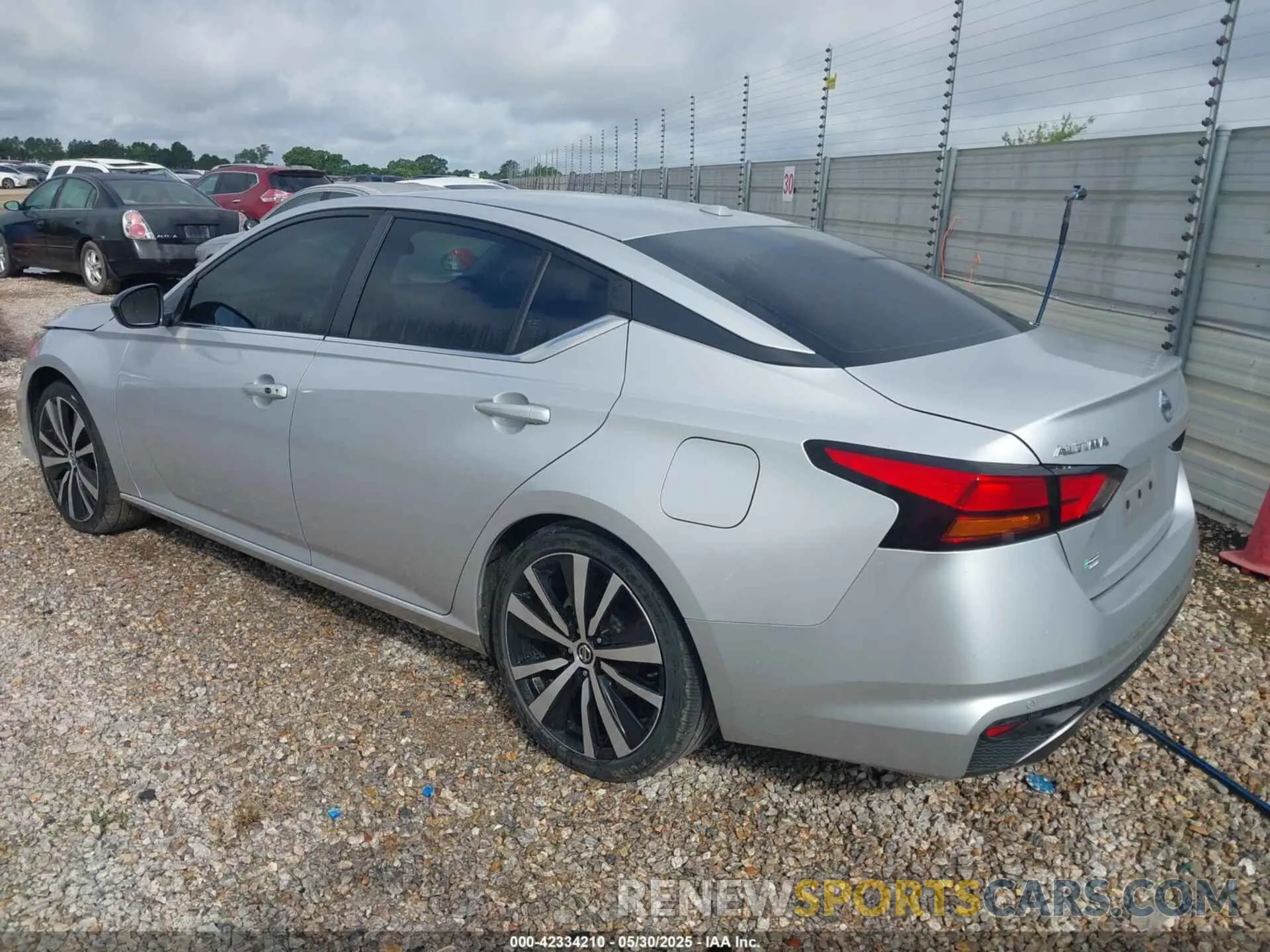 3 Photograph of a damaged car 1N4BL4CV9LC127272 NISSAN ALTIMA 2020