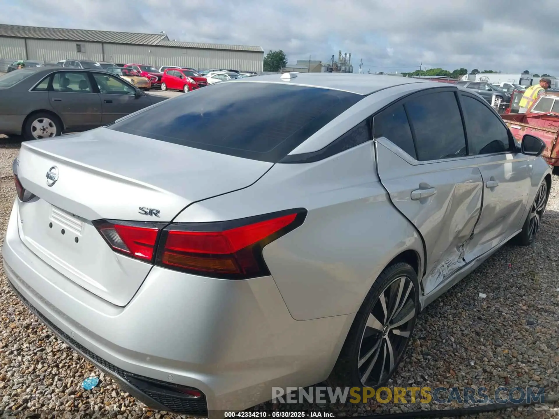 4 Photograph of a damaged car 1N4BL4CV9LC127272 NISSAN ALTIMA 2020