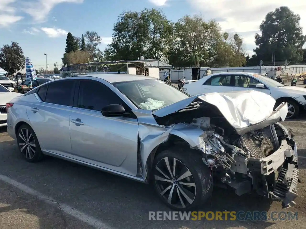 4 Photograph of a damaged car 1N4BL4CV9LC130298 NISSAN ALTIMA 2020