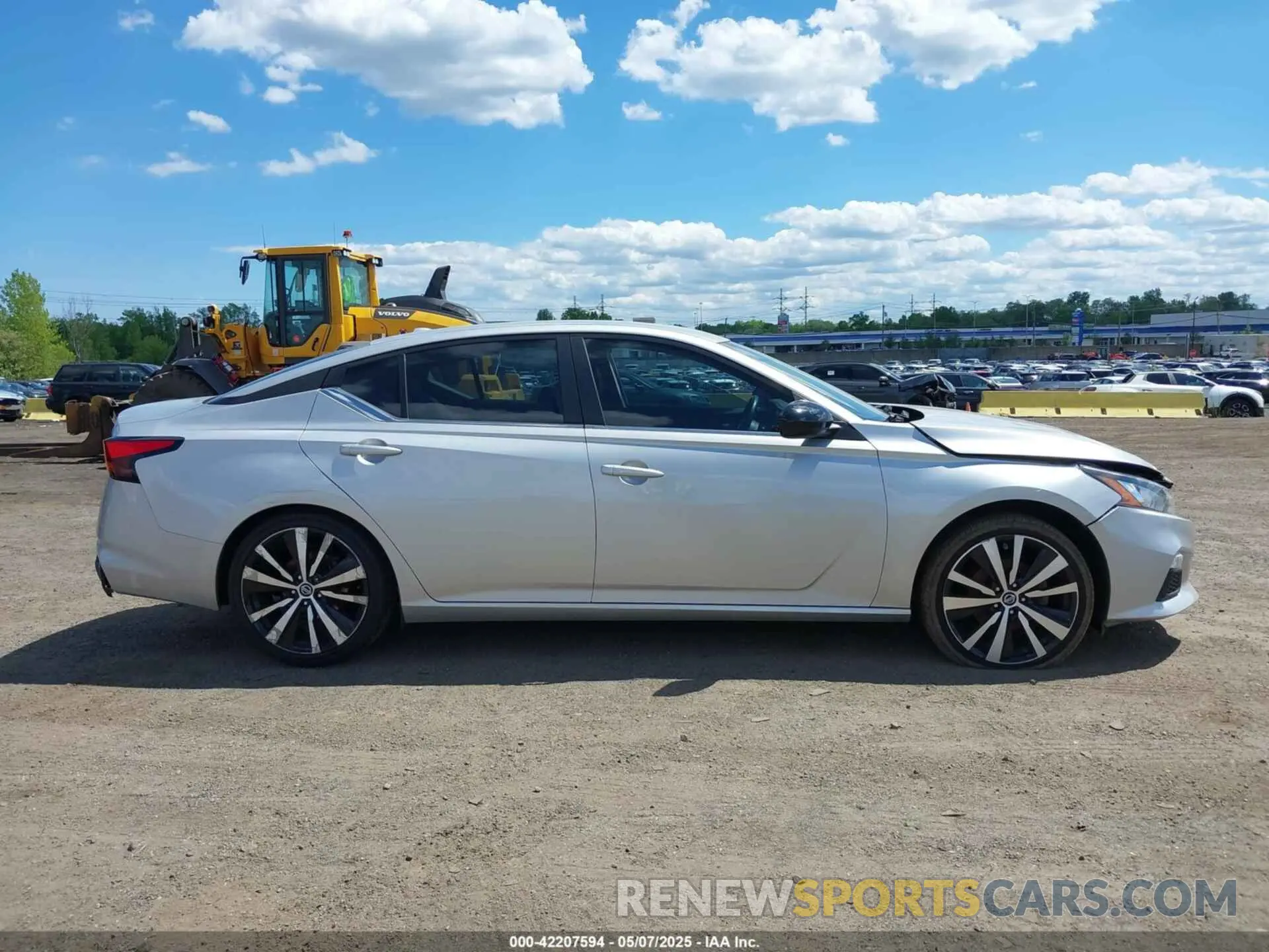 13 Photograph of a damaged car 1N4BL4CV9LC175340 NISSAN ALTIMA 2020