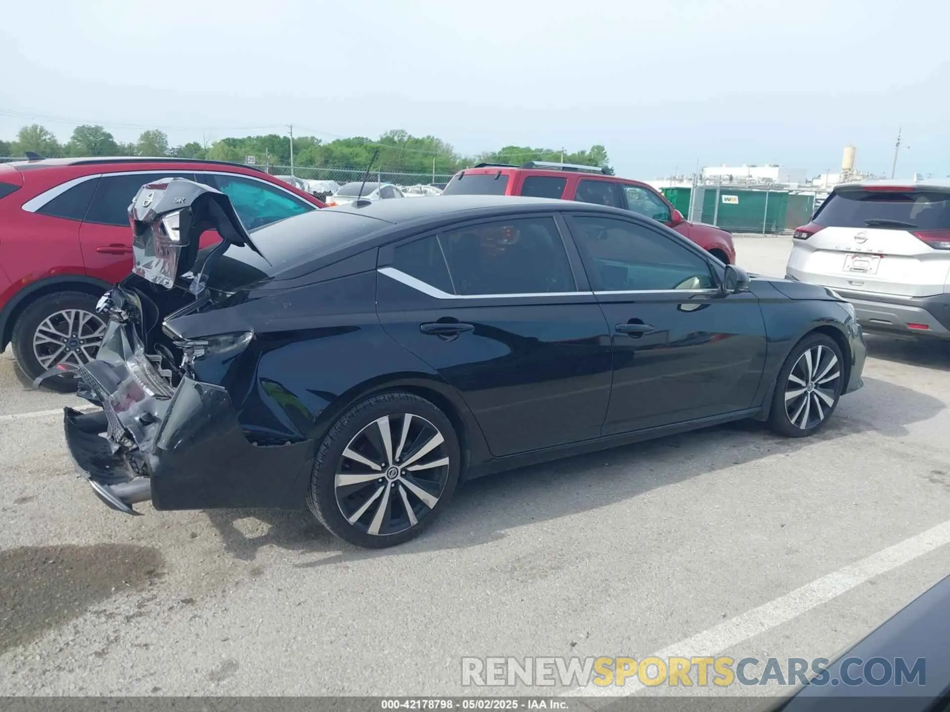 13 Photograph of a damaged car 1N4BL4CV9LC282730 NISSAN ALTIMA 2020