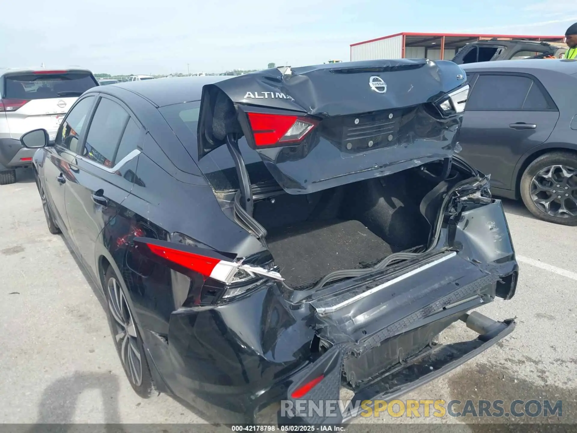 3 Photograph of a damaged car 1N4BL4CV9LC282730 NISSAN ALTIMA 2020
