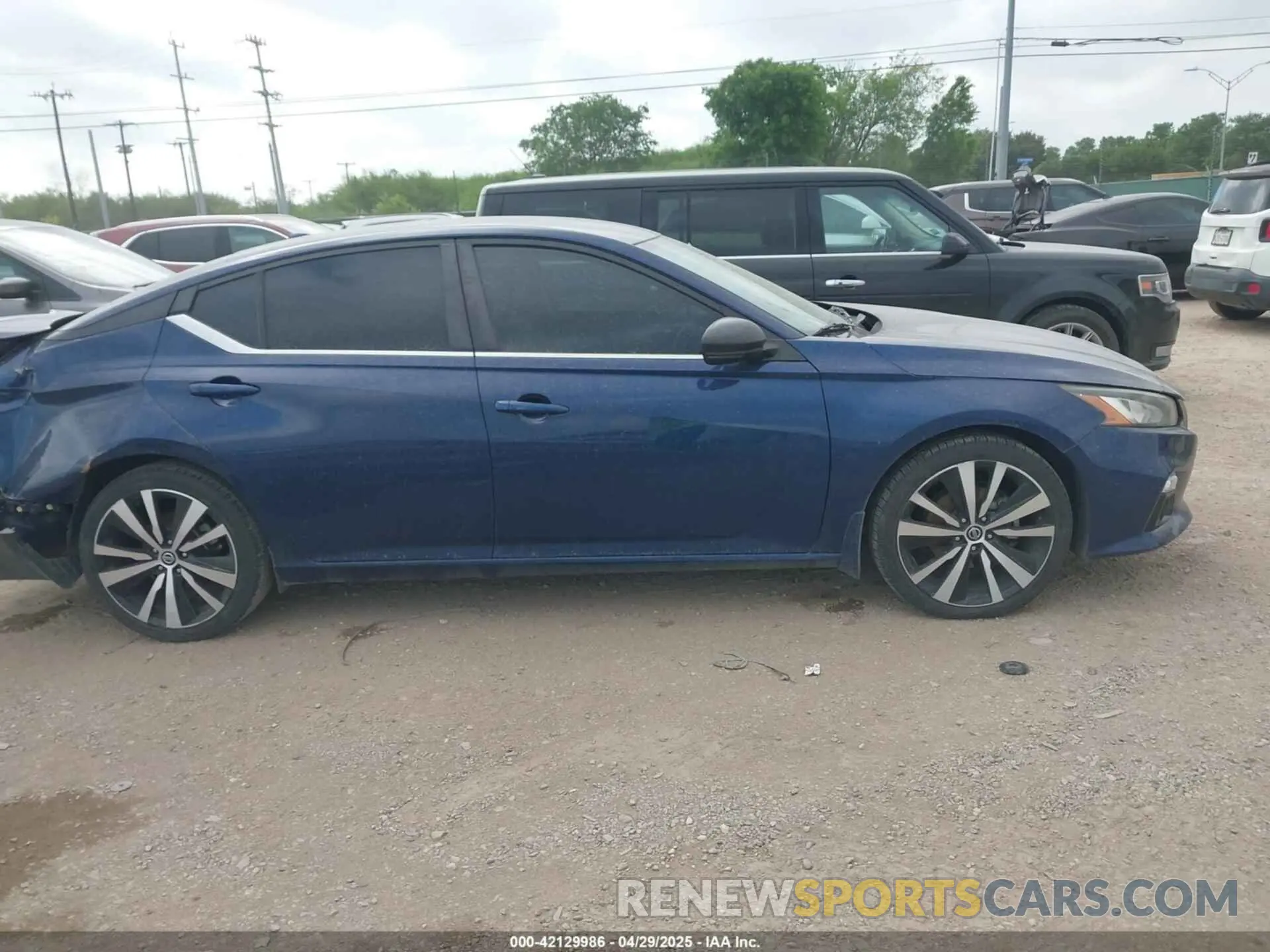13 Photograph of a damaged car 1N4BL4CV9LN317593 NISSAN ALTIMA 2020