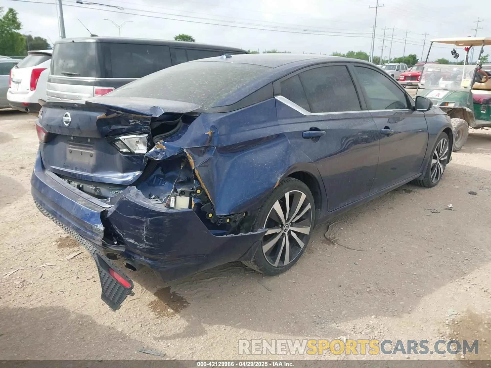 4 Photograph of a damaged car 1N4BL4CV9LN317593 NISSAN ALTIMA 2020