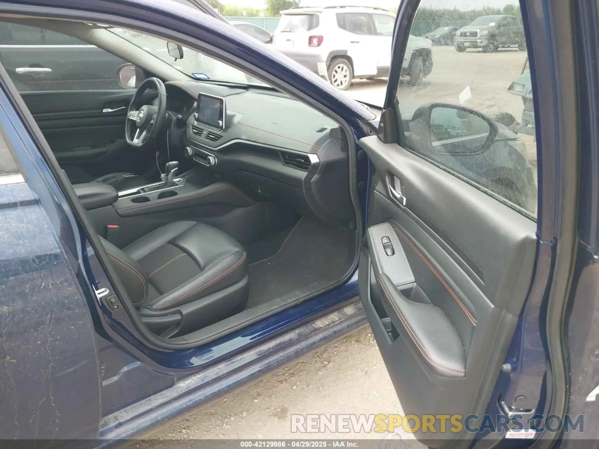 5 Photograph of a damaged car 1N4BL4CV9LN317593 NISSAN ALTIMA 2020