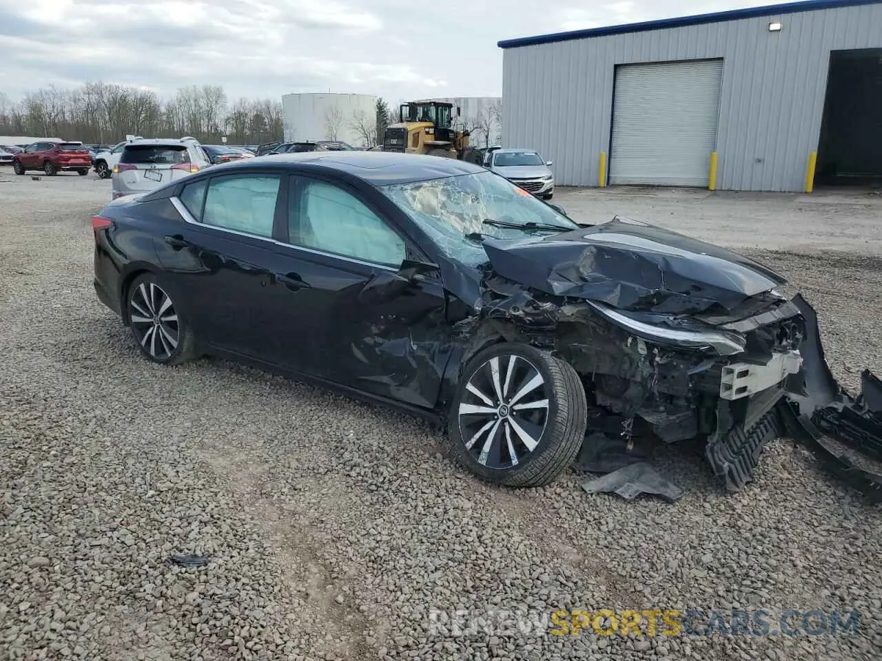 4 Photograph of a damaged car 1N4BL4CVXLC132514 NISSAN ALTIMA 2020