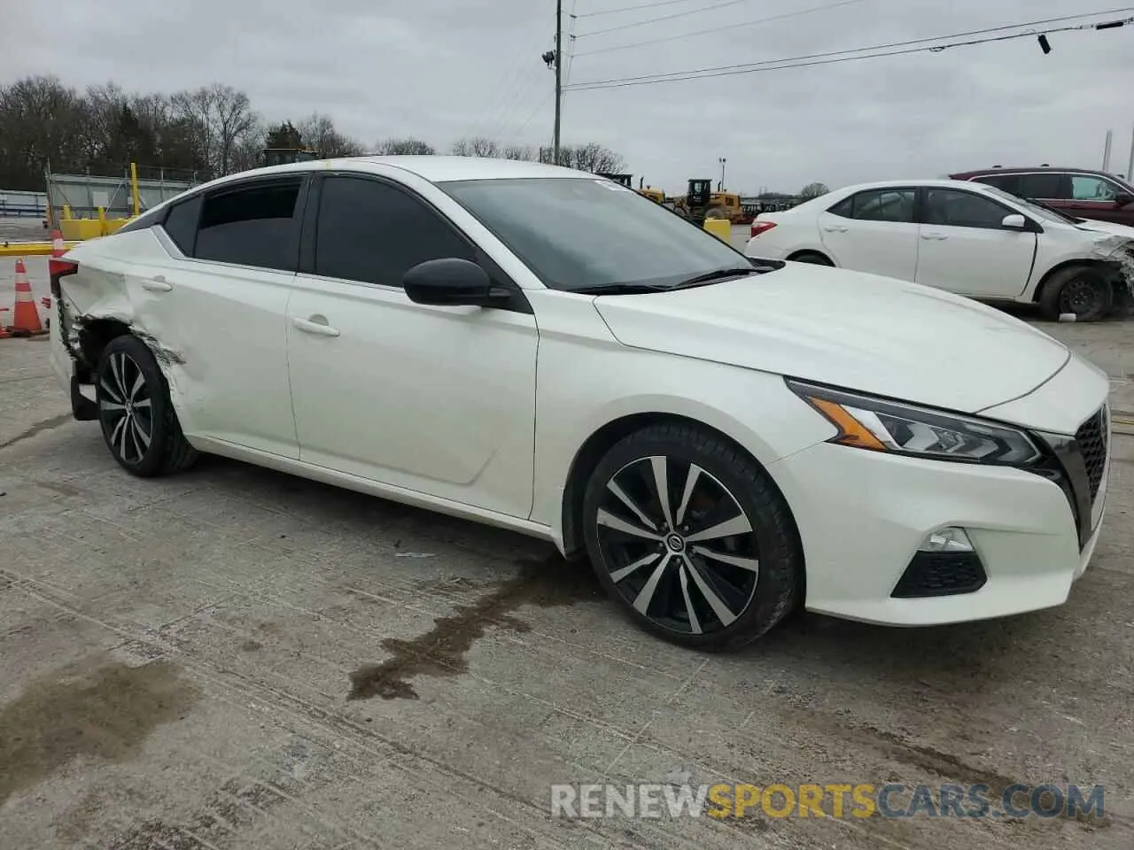 4 Photograph of a damaged car 1N4BL4CVXLC188940 NISSAN ALTIMA 2020