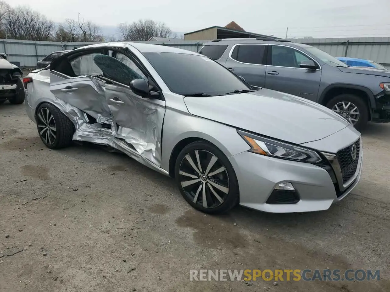 4 Photograph of a damaged car 1N4BL4CVXLC237750 NISSAN ALTIMA 2020