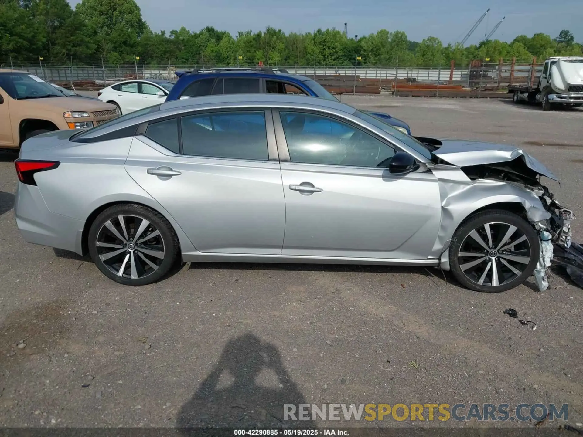 13 Photograph of a damaged car 1N4BL4CVXLN300897 NISSAN ALTIMA 2020