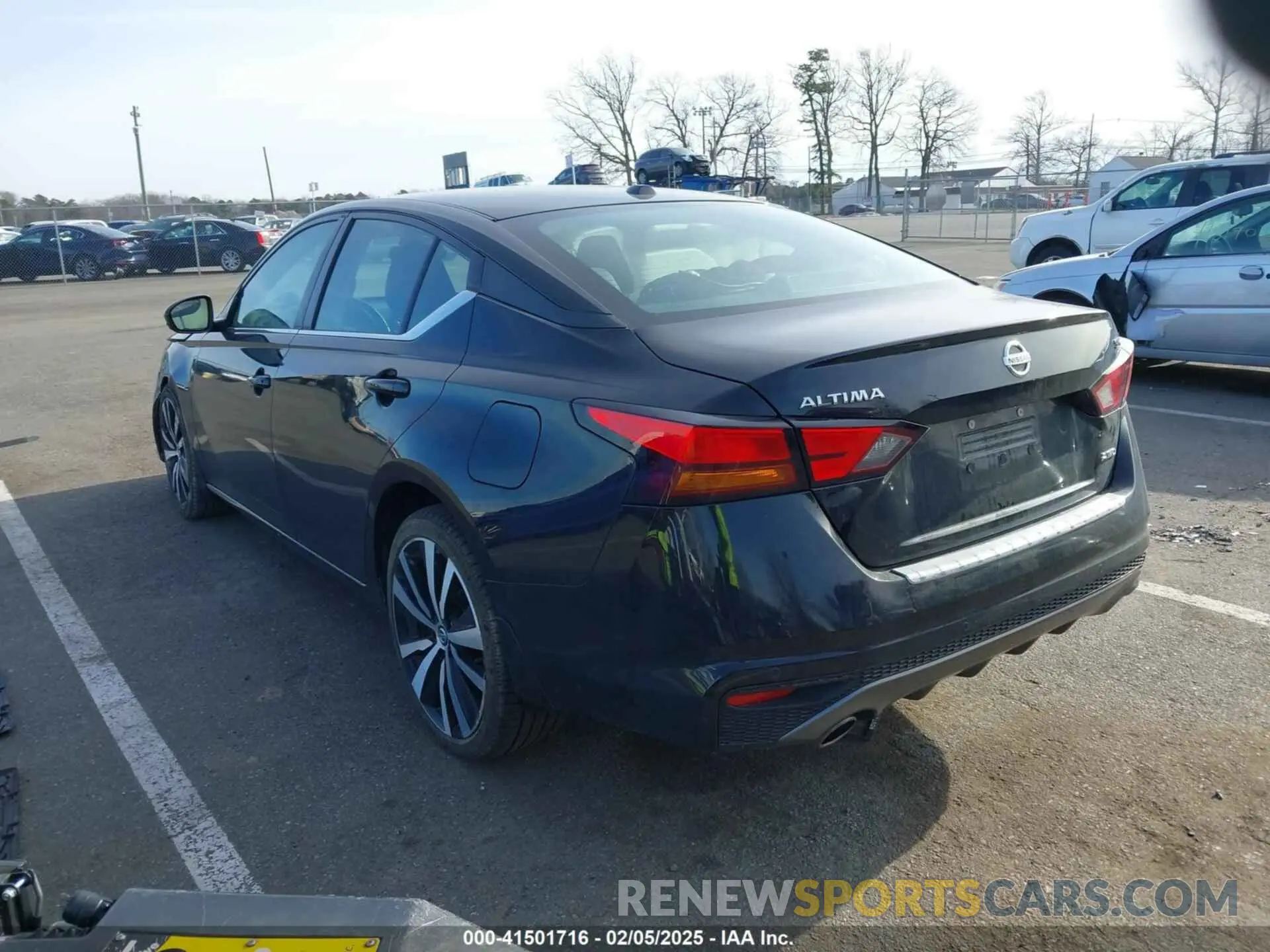 3 Photograph of a damaged car 1N4BL4CW2LC152880 NISSAN ALTIMA 2020