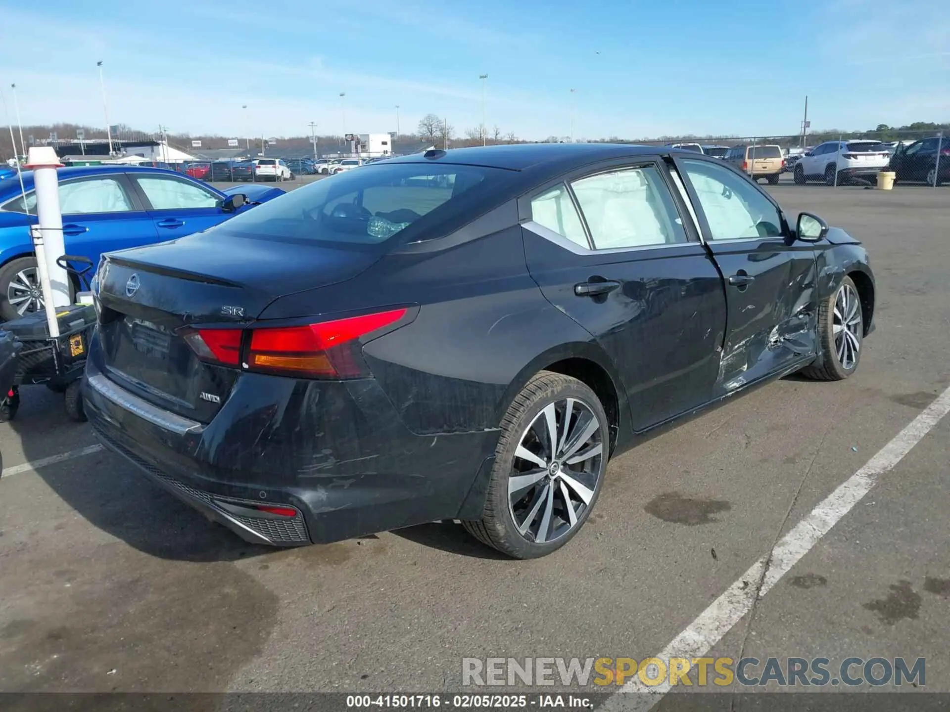 4 Photograph of a damaged car 1N4BL4CW2LC152880 NISSAN ALTIMA 2020