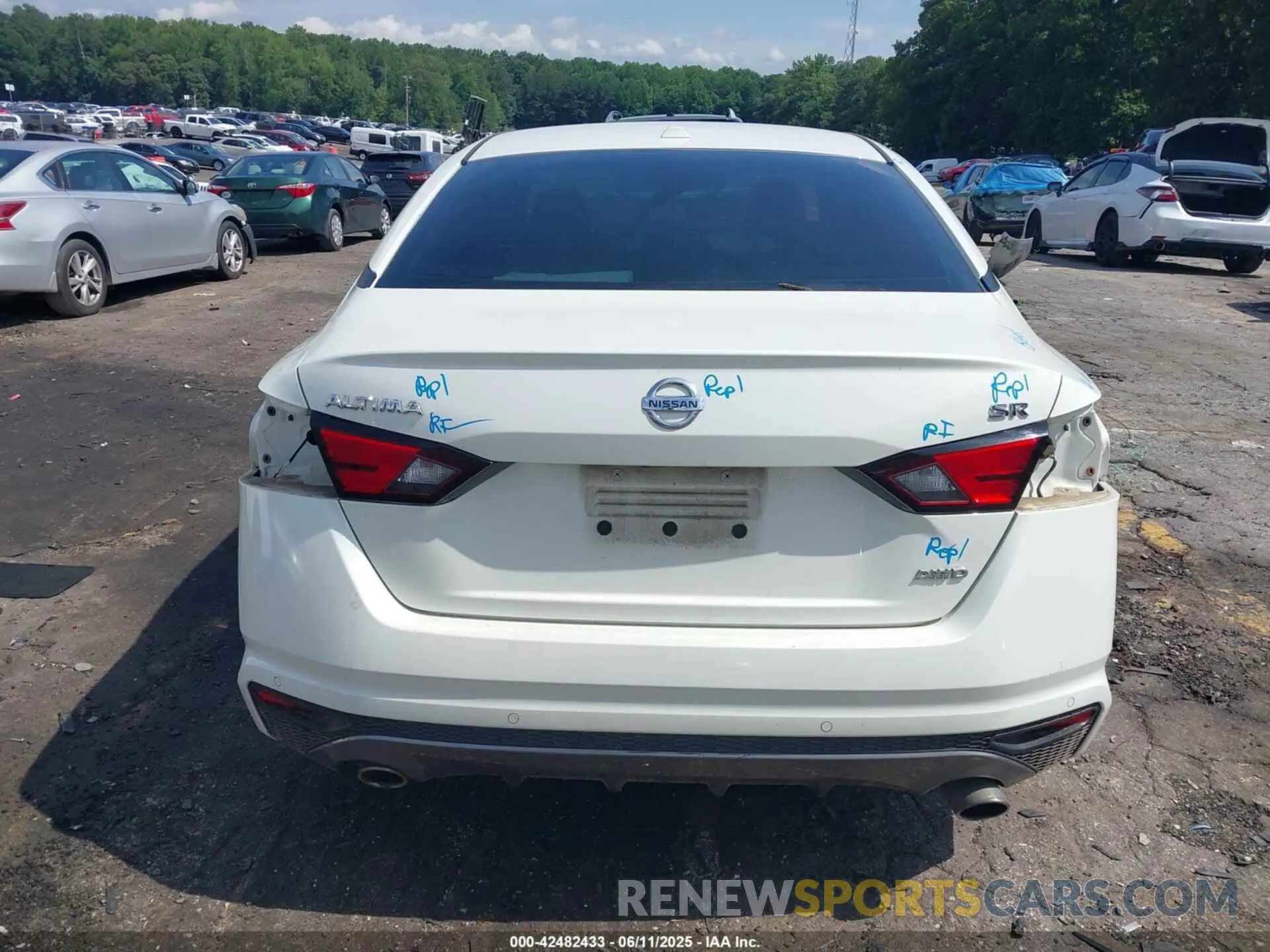 16 Photograph of a damaged car 1N4BL4CW4LC179238 NISSAN ALTIMA 2020