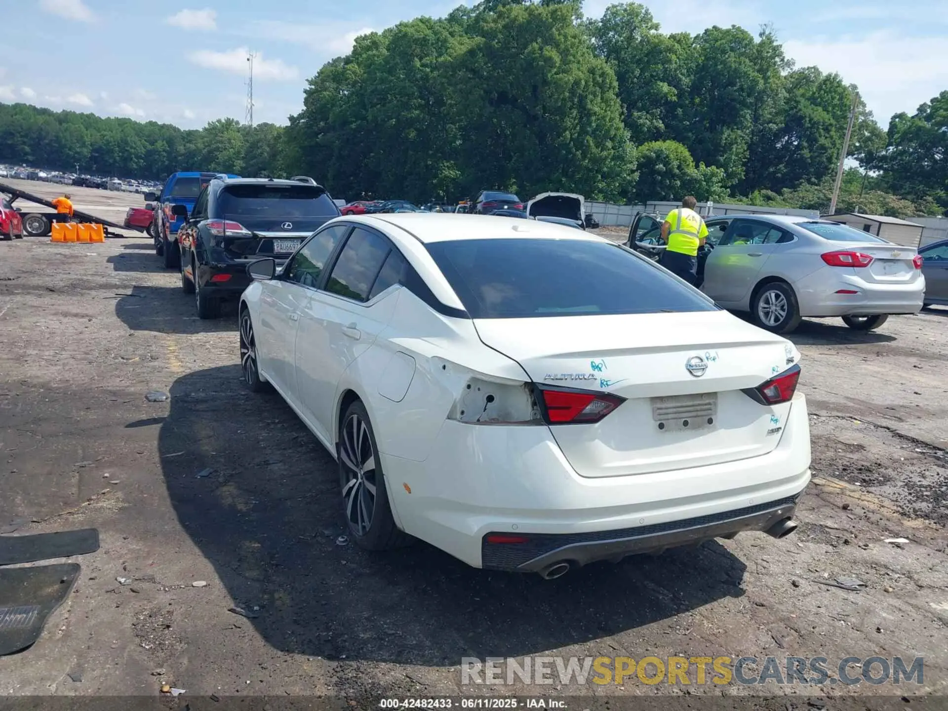 3 Photograph of a damaged car 1N4BL4CW4LC179238 NISSAN ALTIMA 2020