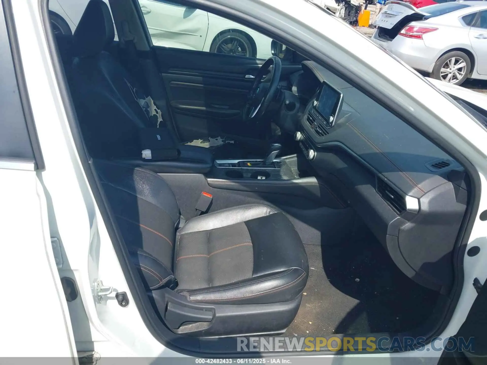 5 Photograph of a damaged car 1N4BL4CW4LC179238 NISSAN ALTIMA 2020
