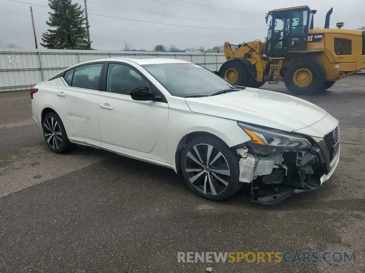 4 Photograph of a damaged car 1N4BL4CW6LC227225 NISSAN ALTIMA 2020
