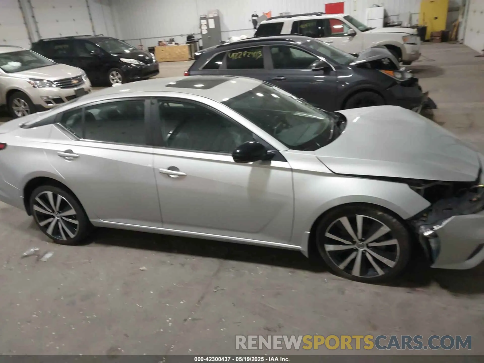 13 Photograph of a damaged car 1N4BL4CW6LN310626 NISSAN ALTIMA 2020