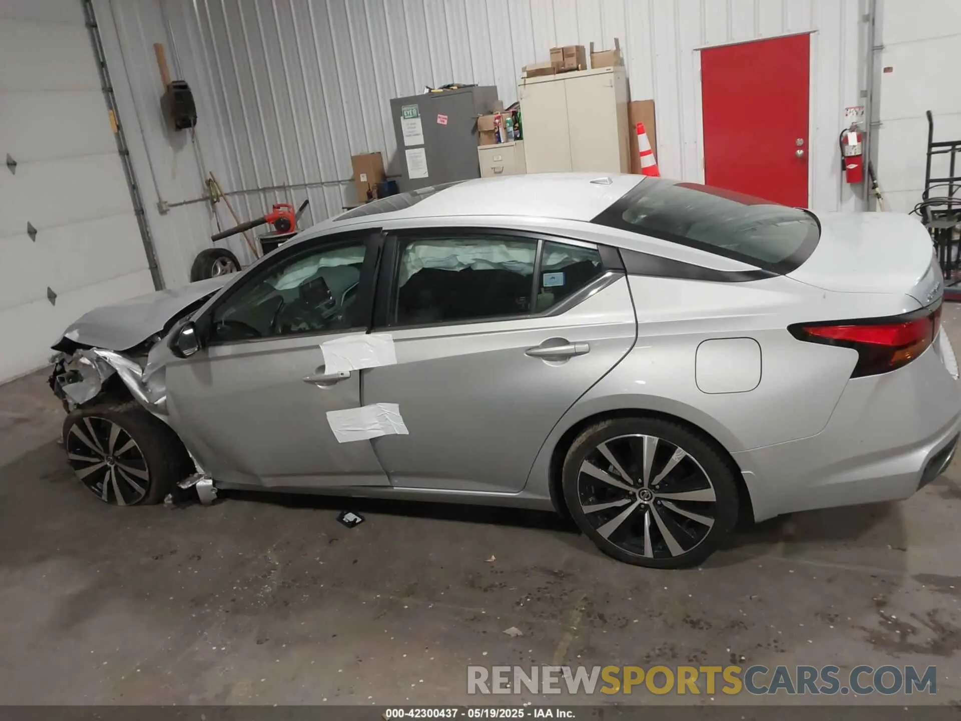 14 Photograph of a damaged car 1N4BL4CW6LN310626 NISSAN ALTIMA 2020