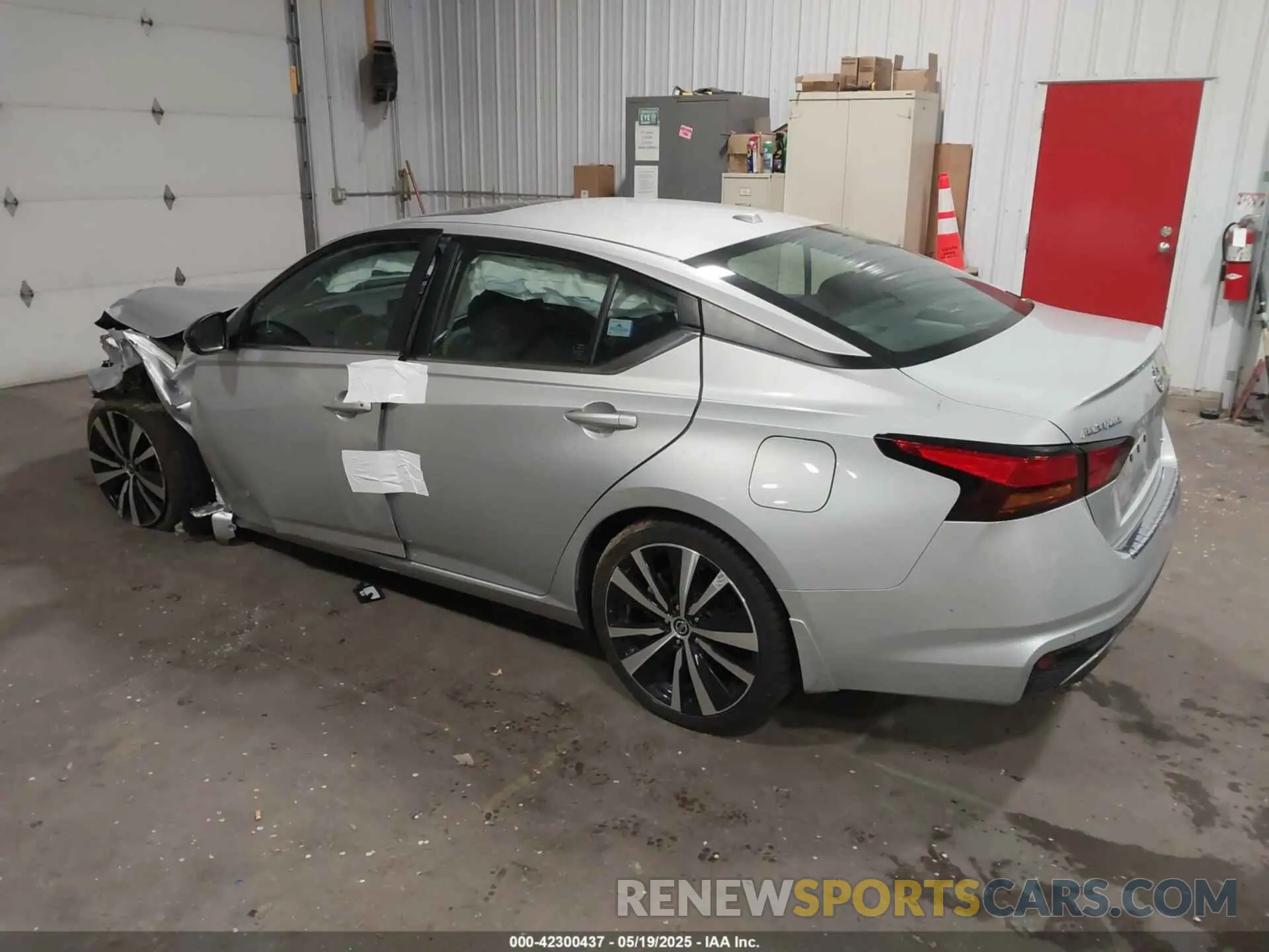 3 Photograph of a damaged car 1N4BL4CW6LN310626 NISSAN ALTIMA 2020