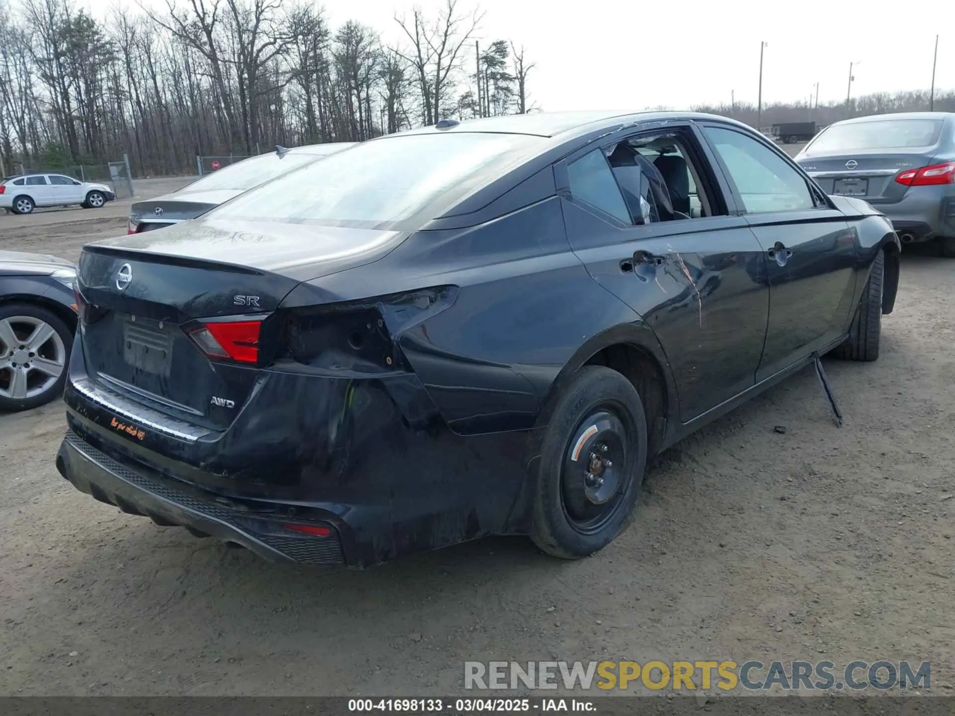 4 Photograph of a damaged car 1N4BL4CW7LC128381 NISSAN ALTIMA 2020