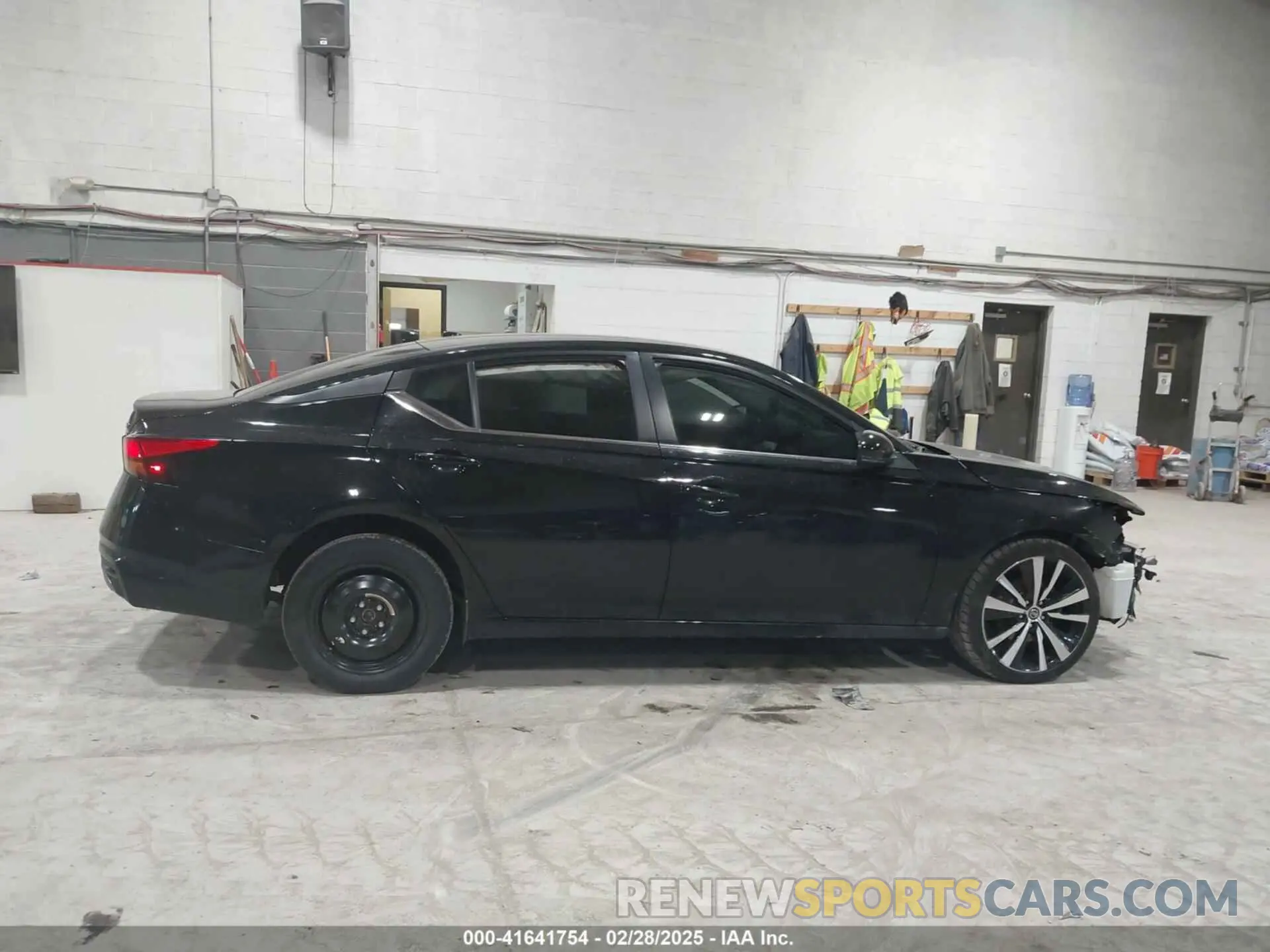 14 Photograph of a damaged car 1N4BL4CW7LC229579 NISSAN ALTIMA 2020