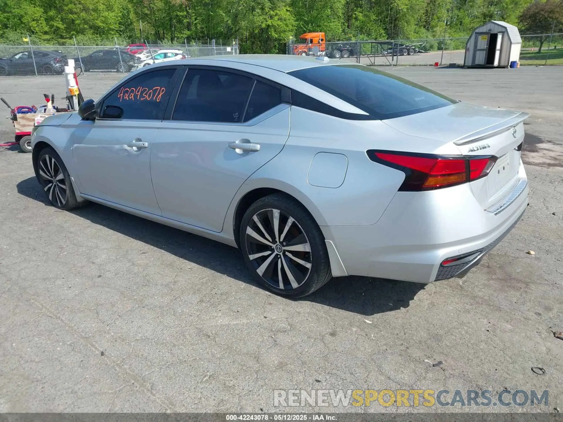 3 Photograph of a damaged car 1N4BL4CW8LC137493 NISSAN ALTIMA 2020