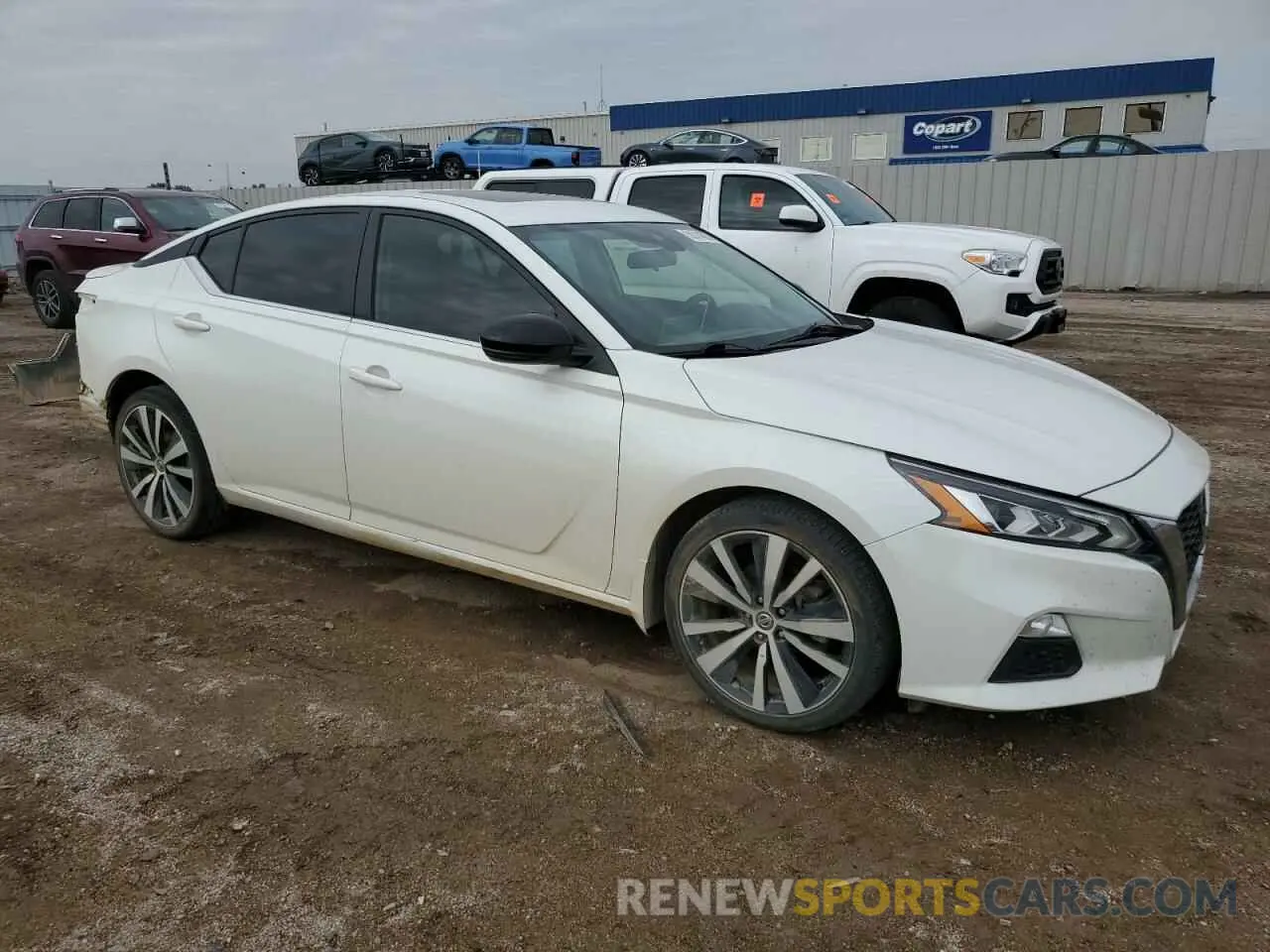 4 Photograph of a damaged car 1N4BL4CW9LN311236 NISSAN ALTIMA 2020