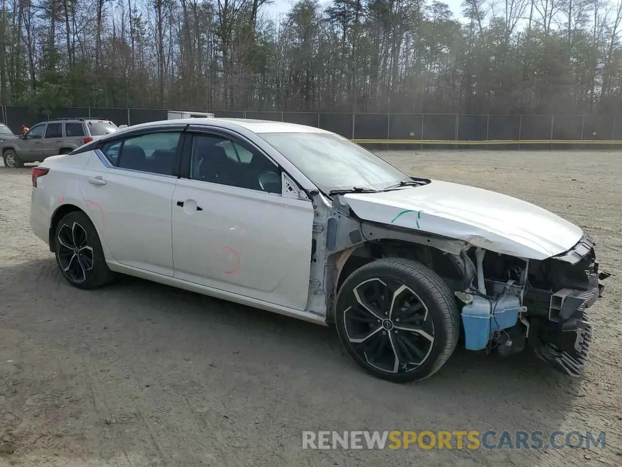 4 Photograph of a damaged car 1N4BL4CWXLC141187 NISSAN ALTIMA 2020