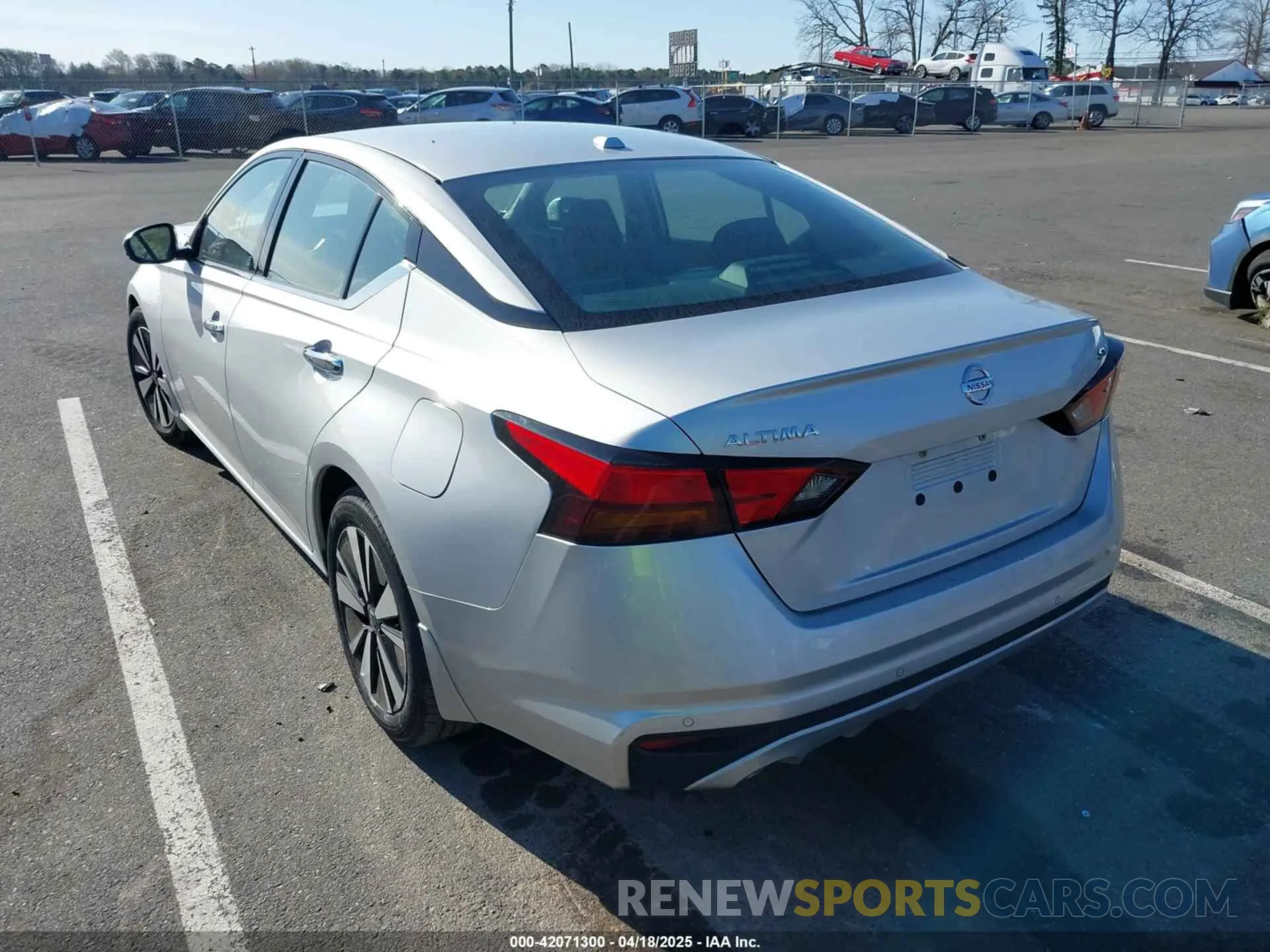 3 Photograph of a damaged car 1N4BL4DV3LC182167 NISSAN ALTIMA 2020