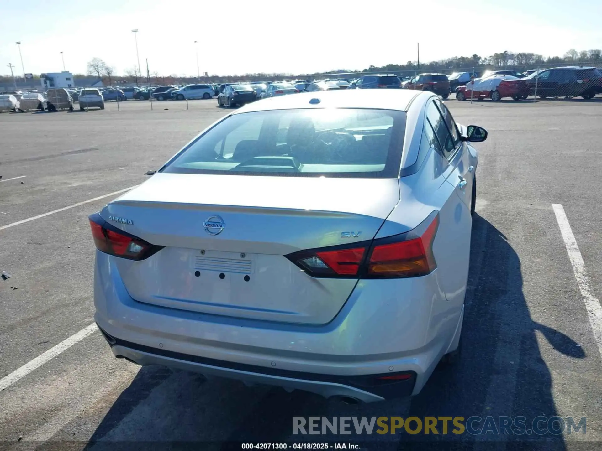 4 Photograph of a damaged car 1N4BL4DV3LC182167 NISSAN ALTIMA 2020