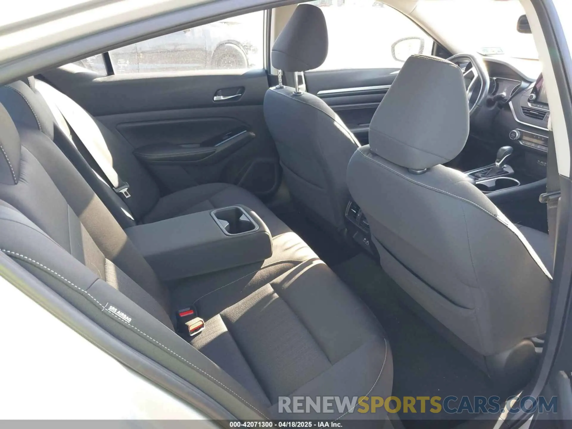 8 Photograph of a damaged car 1N4BL4DV3LC182167 NISSAN ALTIMA 2020